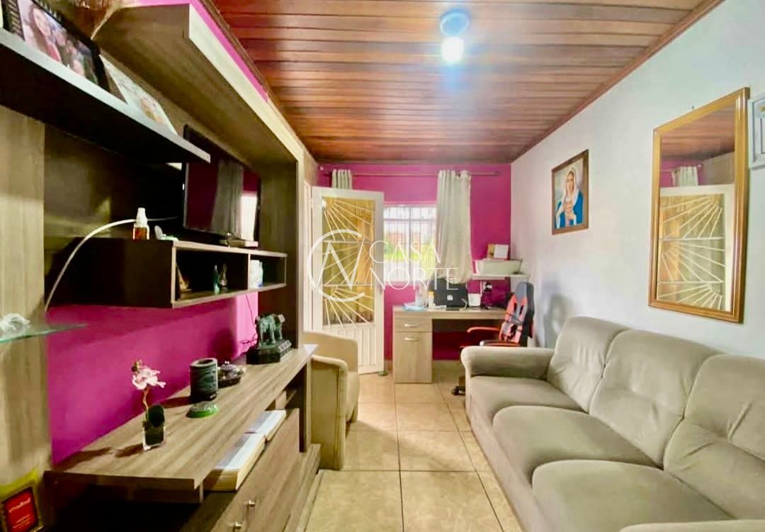 Casa à venda com 2 quartos, 144m², 1 suíte, 2 vagas, Rua Dois de Fevereiro no bairro Passo das Pedras em Porto Alegre