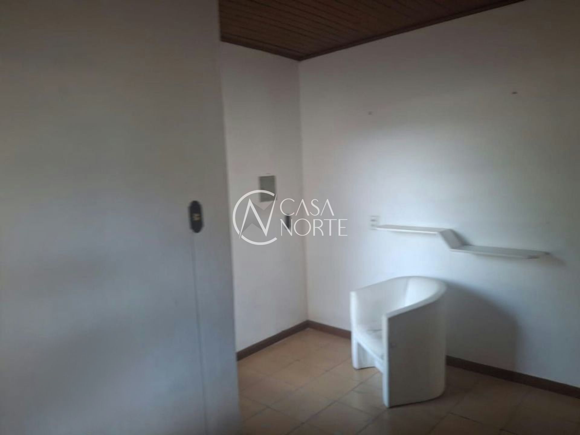 Casa à venda com 2 quartos, 90m², 3 vagas, Rua Afonso Arinos no bairro Camaquã em Porto Alegre