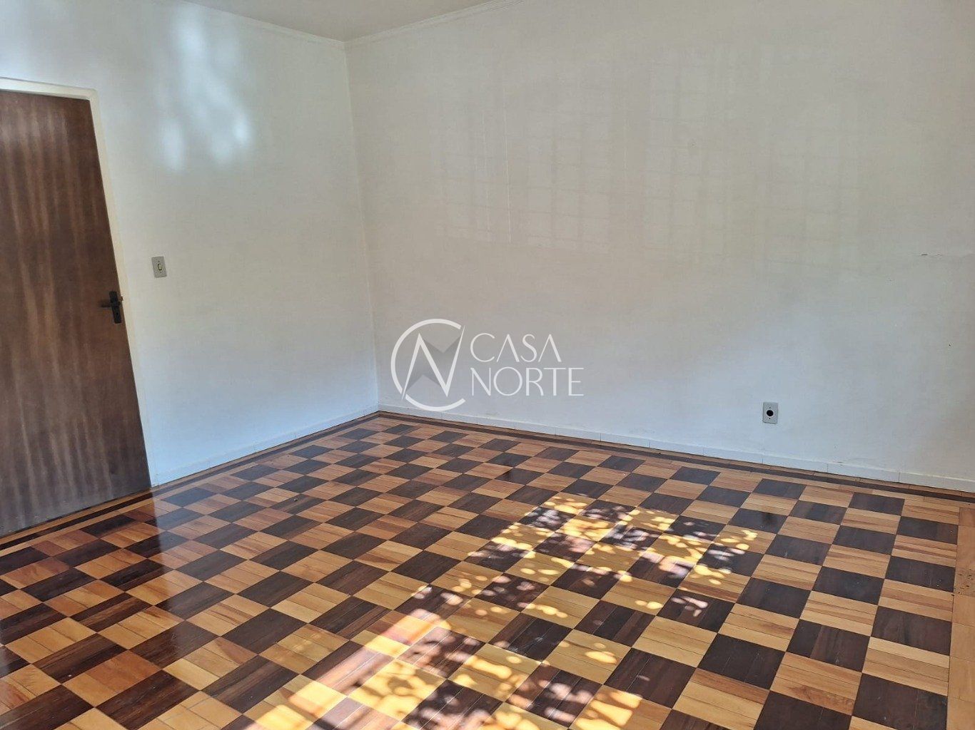 Casa à venda com 2 quartos, 115m², 1 vaga, Rua Nigéria no bairro Vila Ipiranga em Porto Alegre