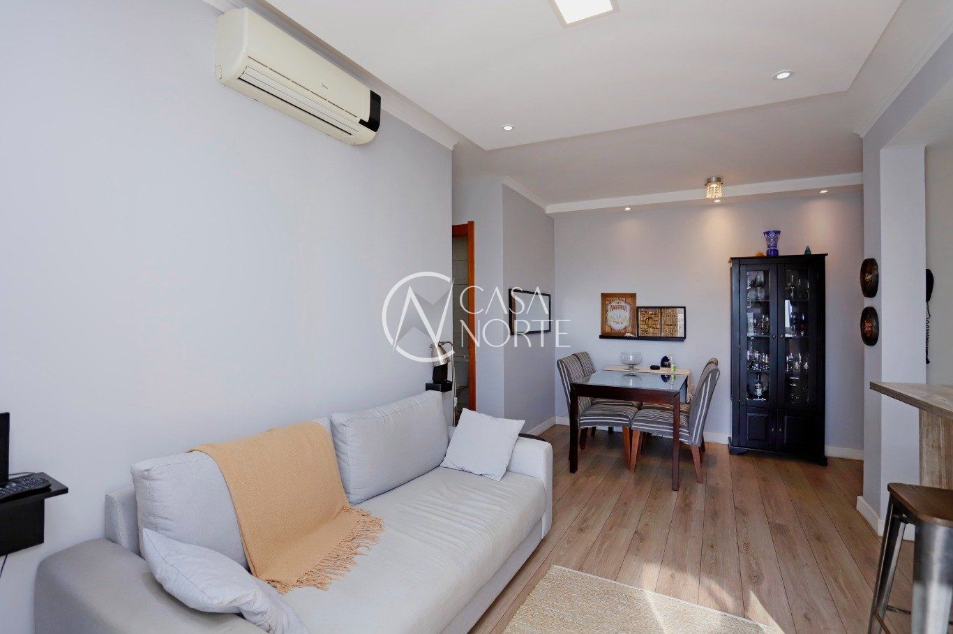 Apartamento à venda com 2 quartos, 62m², 1 suíte, 1 vaga, Rua Abram Goldsztein no bairro Jardim Carvalho em Porto Alegre