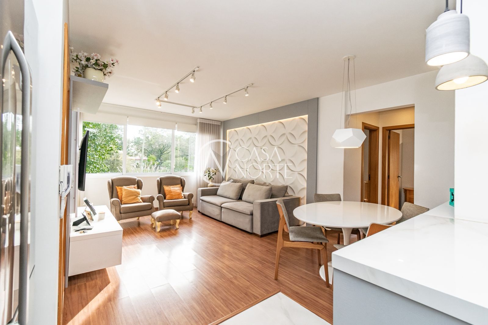 Apartamento à venda com 2 quartos, 74m², 1 suíte, Avenida Benno Mentz no bairro Vila Ipiranga em Porto Alegre