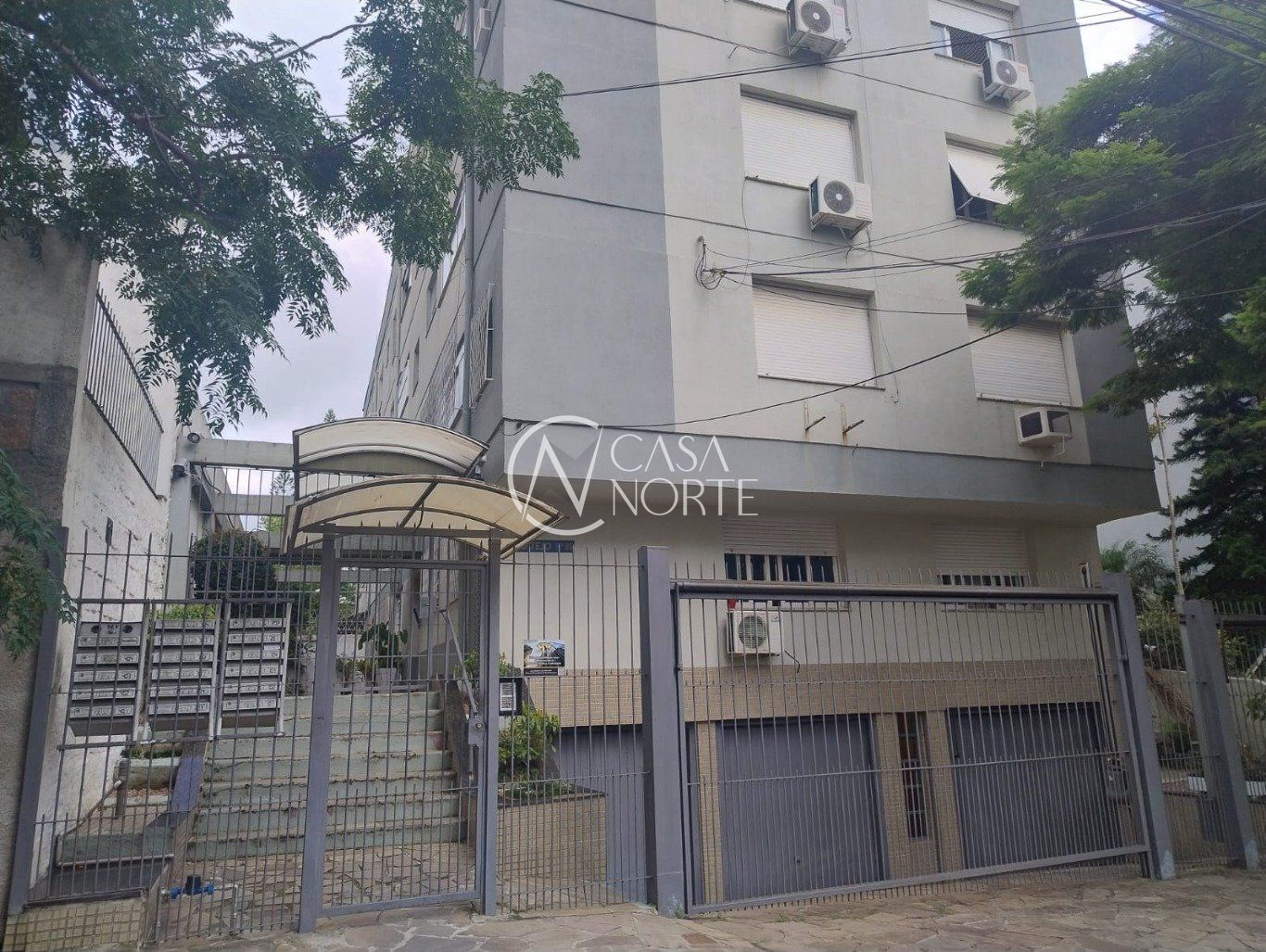 Apartamento à venda com 2 quartos, 70m², 1 vaga, Rua Umbú no bairro Passo da Areia em Porto Alegre