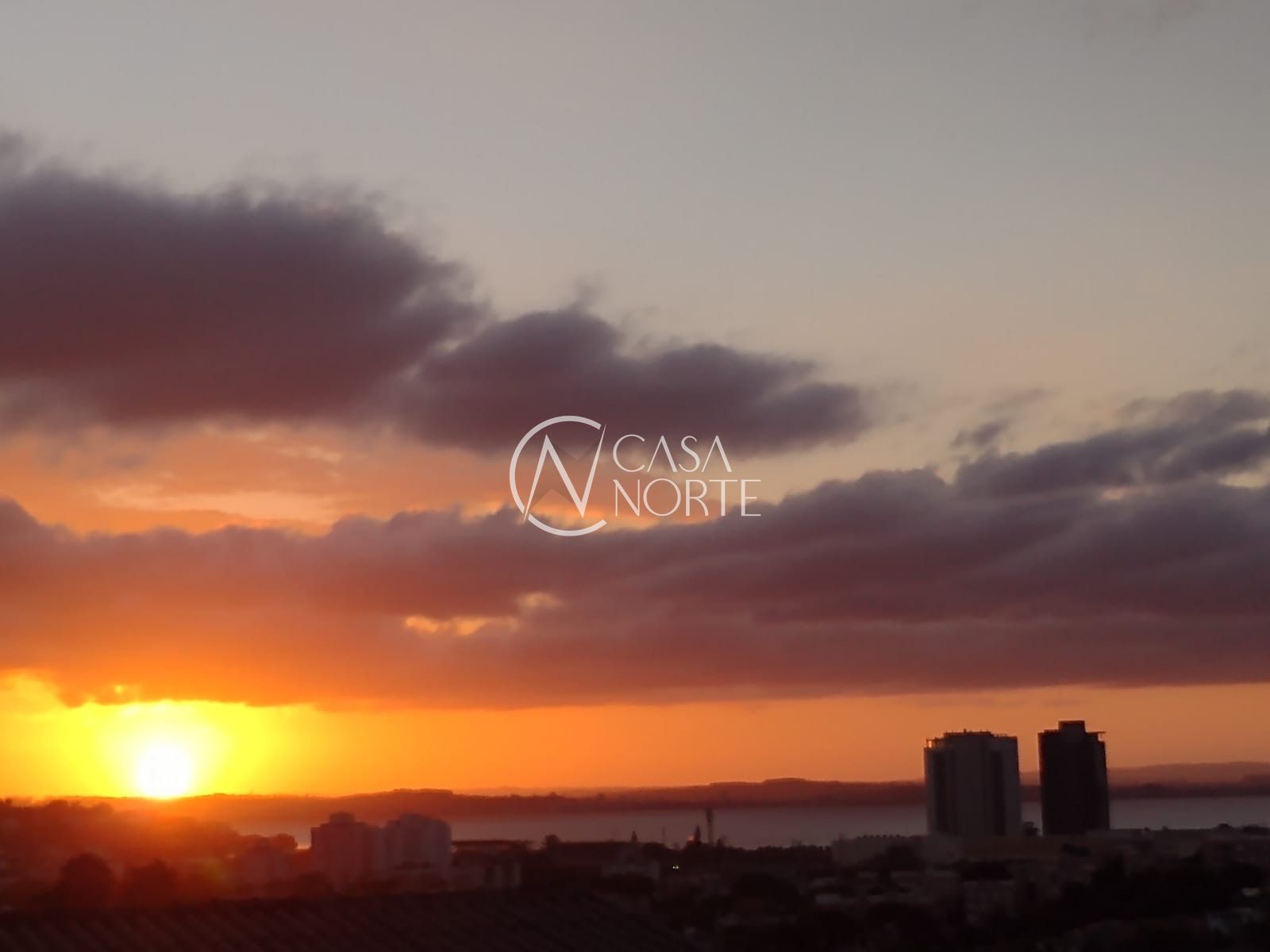 Casa à venda com 3 quartos, 200m², 1 suíte, 2 vagas, Rua Padre Nóbrega no bairro Santa Tereza em Porto Alegre