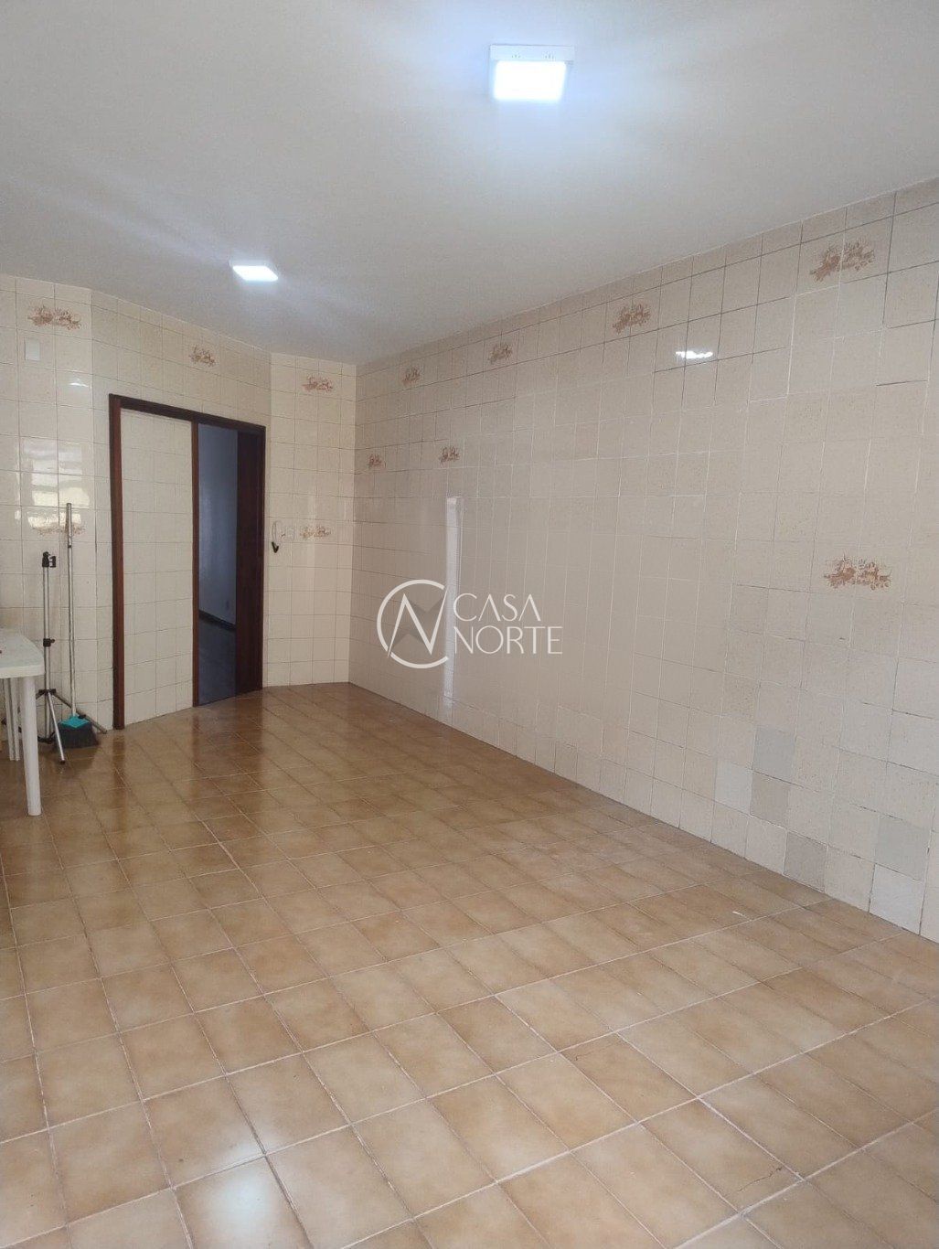 Casa à venda com 3 quartos, 193m², 1 suíte, 4 vagas, Avenida Carneiro da Fontoura no bairro Jardim São Pedro em Porto Alegre