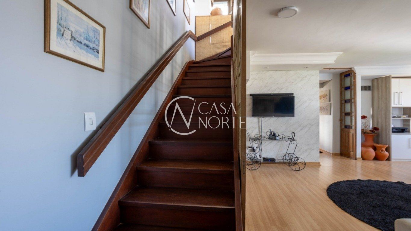 Cobertura à venda com 3 quartos, 211m², 1 suíte, 2 vagas, Rua Luiz Só no bairro Petrópolis em Porto Alegre