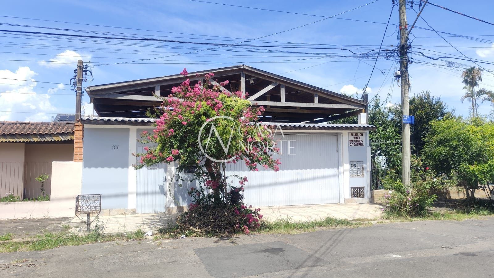 Casa à venda com 3 quartos, 220m², 1 suíte, 3 vagas, Rua José Gelain no bairro Parque Santa Fé em Porto Alegre