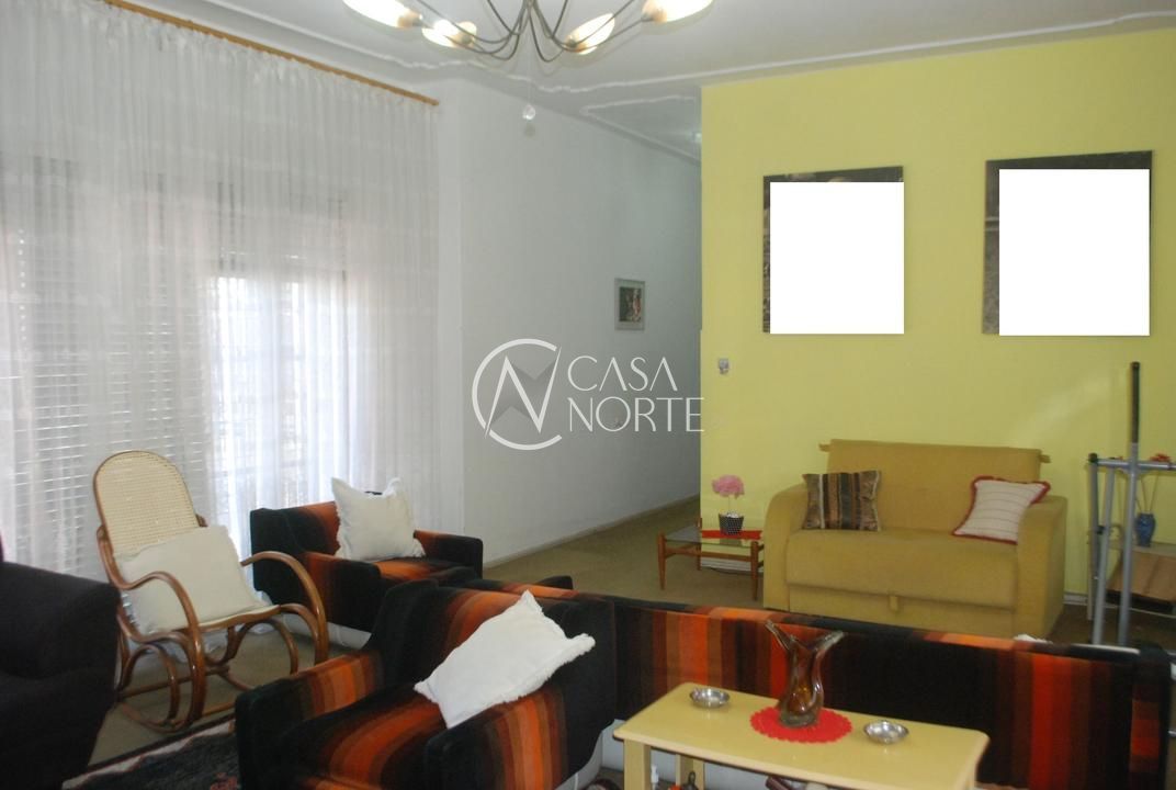 Casa à venda com 4 quartos, 230m², 4 vagas, Avenida Benno Mentz no bairro Vila Ipiranga em Porto Alegre