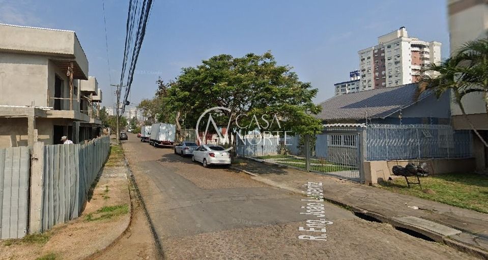 Casa à venda com 3 quartos, 126m², 1 suíte, 2 vagas, Rua Dez de Agosto no bairro Sarandi em Porto Alegre