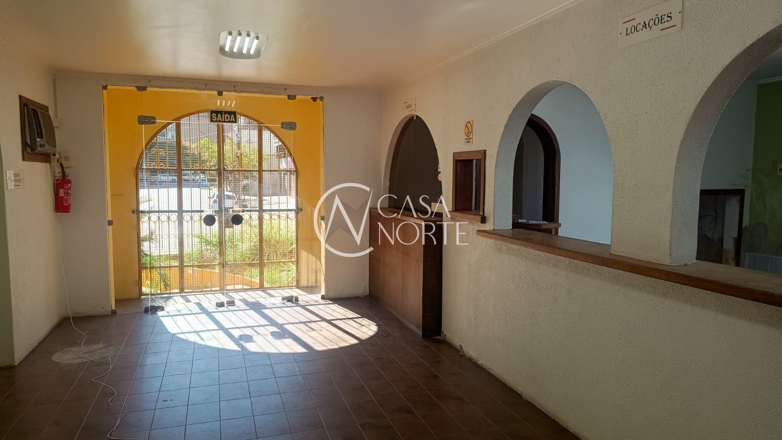 Casa à venda com 3 quartos, 350m², 5 vagas, Rua Conde de Porto Alegre no bairro Floresta em Porto Alegre