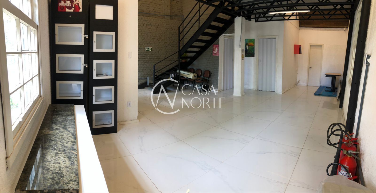 Casa à venda com 3 quartos, 120m², 1 suíte, 2 vagas, Avenida Assis Brasil no bairro Passo da Areia em Porto Alegre