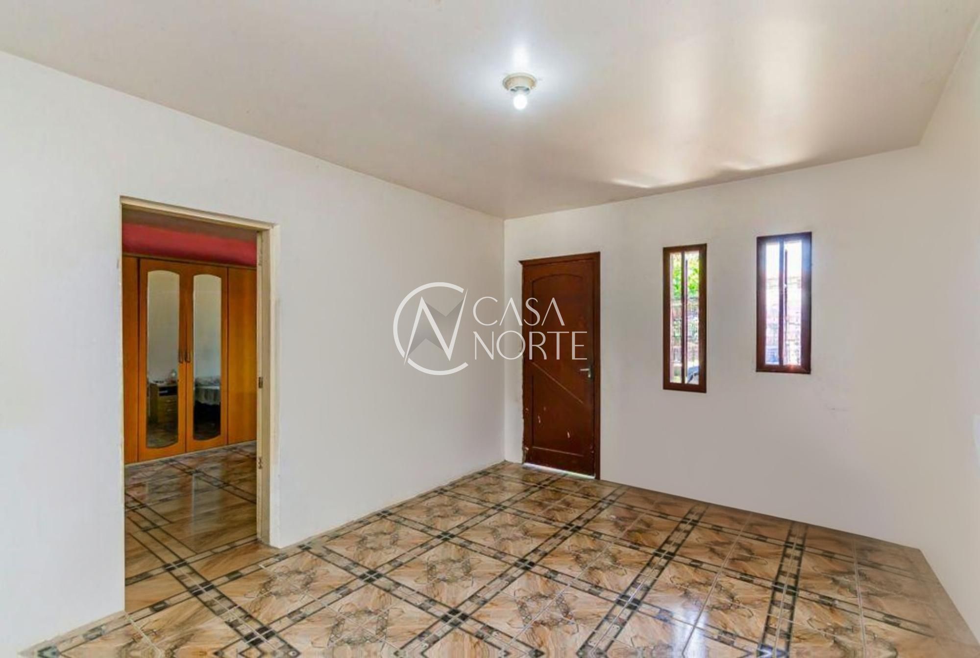 Casa à venda com 3 quartos, 103m², 4 vagas, Rua Rodrigo da Silva Pontes no bairro Sarandi em Porto Alegre