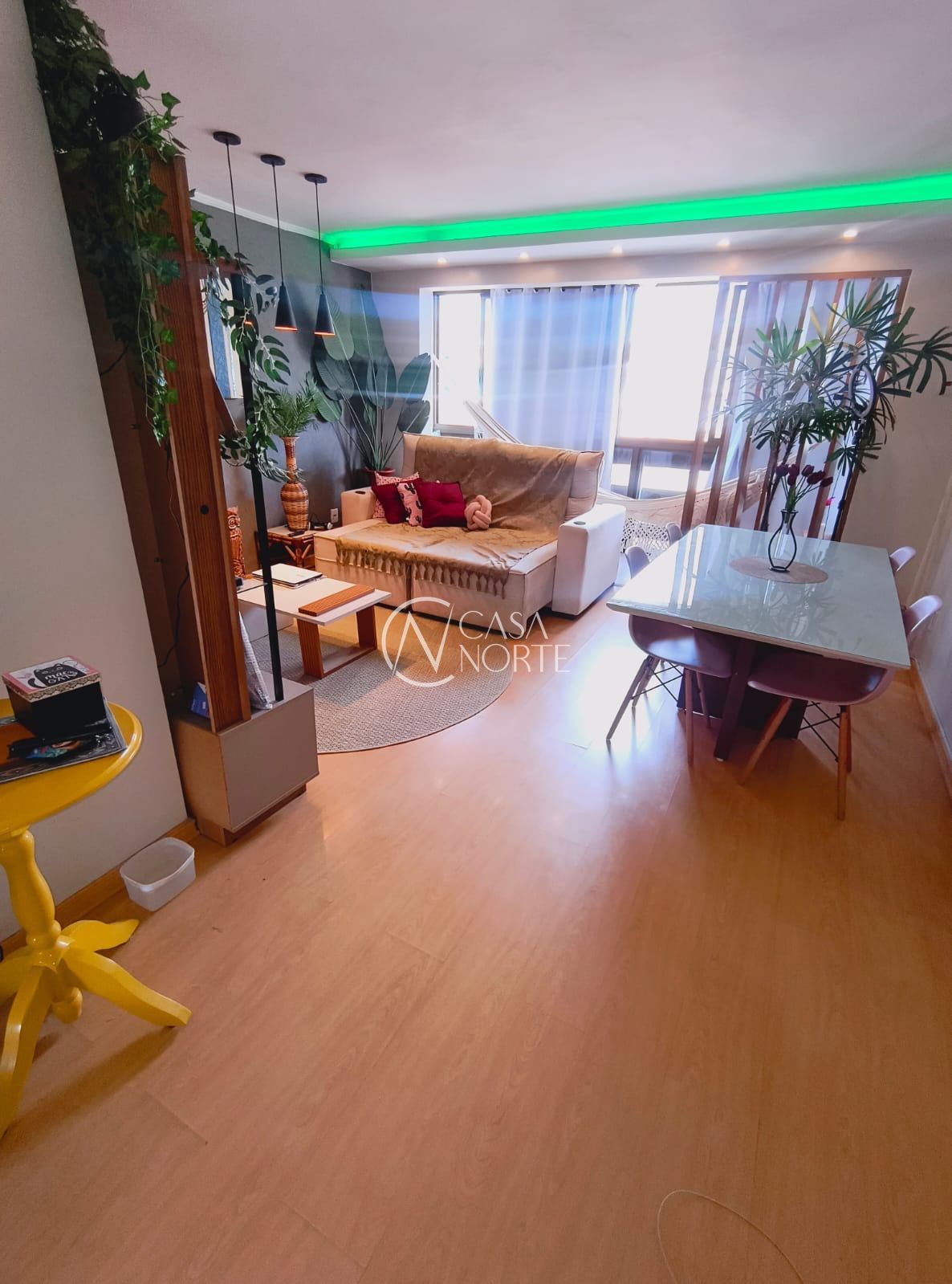 Apartamento à venda com 2 quartos, 104m², 1 suíte, 2 vagas, Rua Arnaldo Balve no bairro Jardim Itu em Porto Alegre