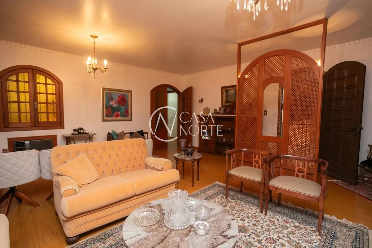 Casa à venda com 4 quartos, 280m², 1 suíte, 1 vaga, Rua Eudoro Berlink no bairro Auxiliadora em Porto Alegre