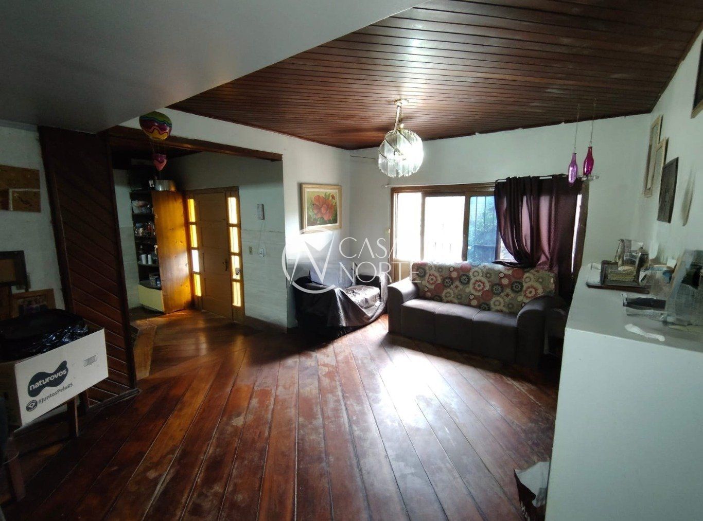 Casa à venda com 3 quartos, 420m², 2 suítes, 2 vagas, Rua Erechim no bairro Nonoai em Porto Alegre