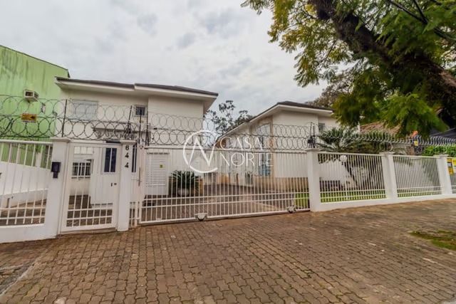 Casa de Condomínio à venda com 3 quartos, 109m², 1 suíte, 2 vagas, Avenida Engenheiro Ludolfo Boehl no bairro Teresópolis em Porto Alegre