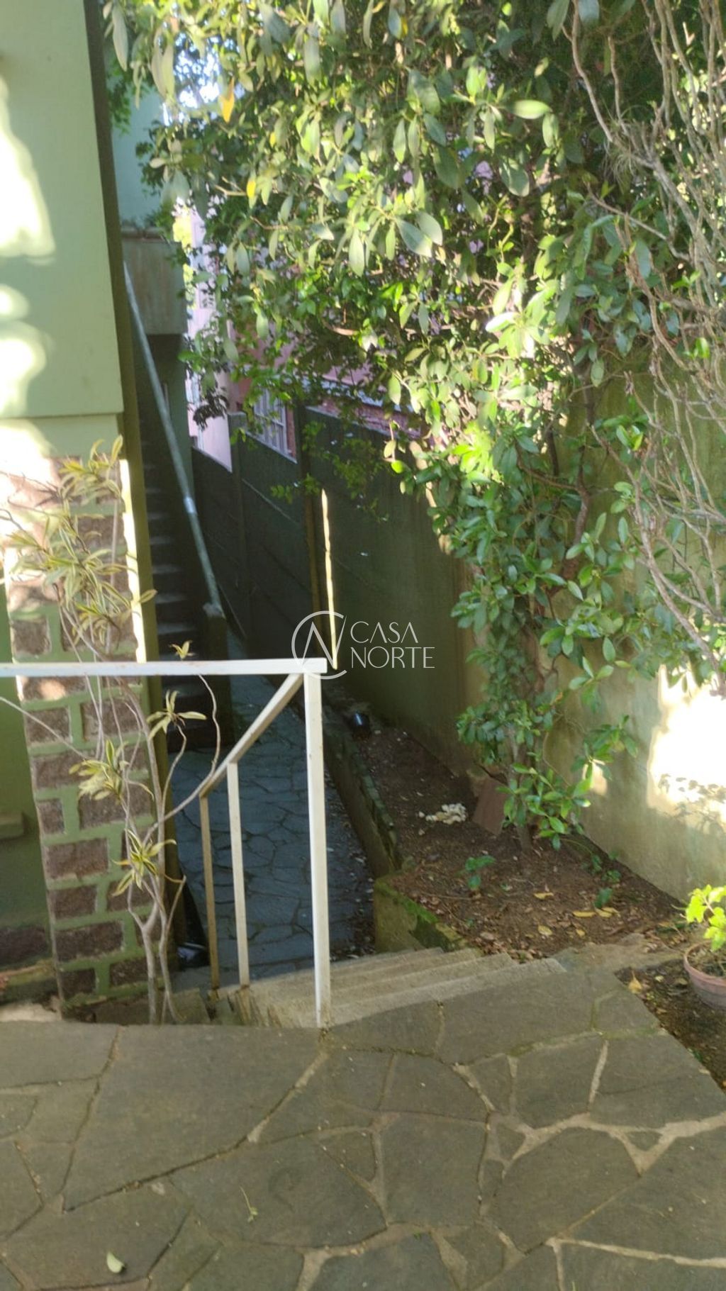 Casa à venda com 6 quartos, 410m², 4 vagas, Rua Professor Emílio Meyer no bairro Vila Conceição em Porto Alegre