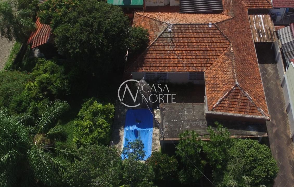 Casa à venda com 4 quartos, 230m², 4 vagas, Avenida Benno Mentz no bairro Vila Ipiranga em Porto Alegre