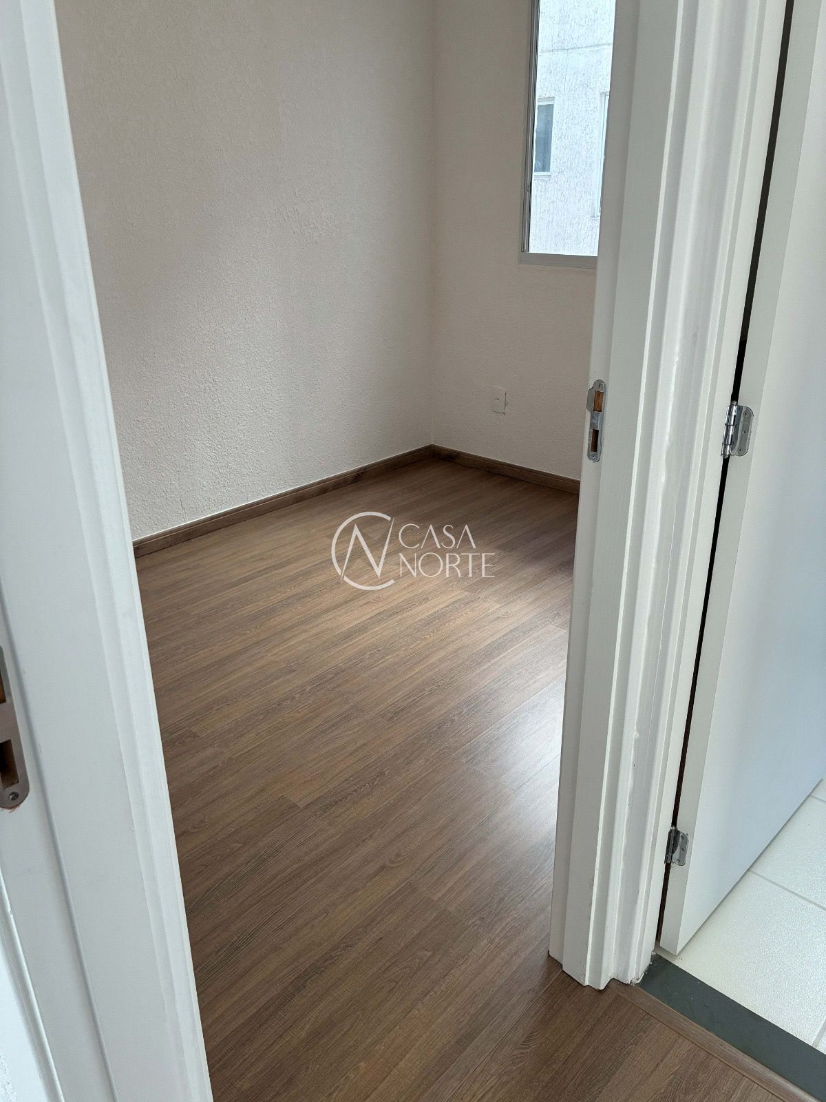 Apartamento à venda com 2 quartos, 42m², 1 vaga, Rua dos Maias no bairro Rubem Berta em Porto Alegre