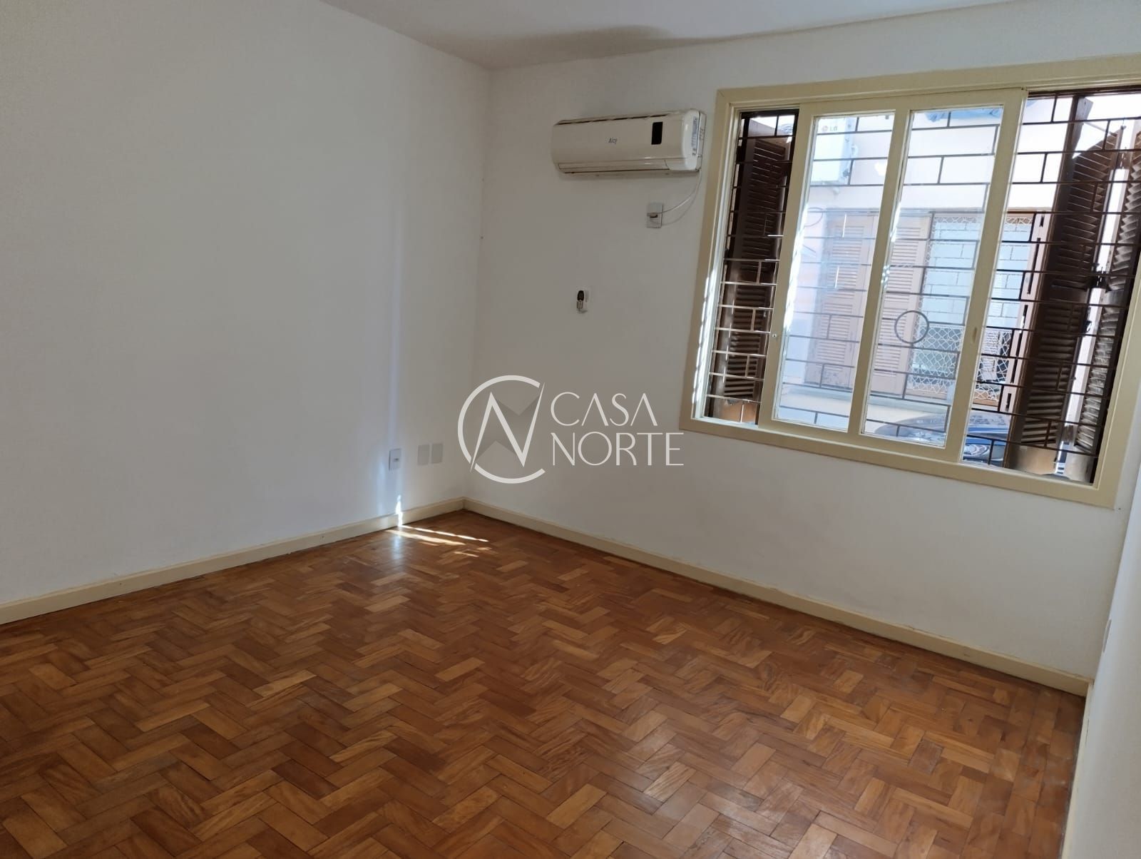 Apartamento à venda com 2 quartos, 67m², 1 vaga, Avenida Padre Cacique no bairro Praia de Belas em Porto Alegre