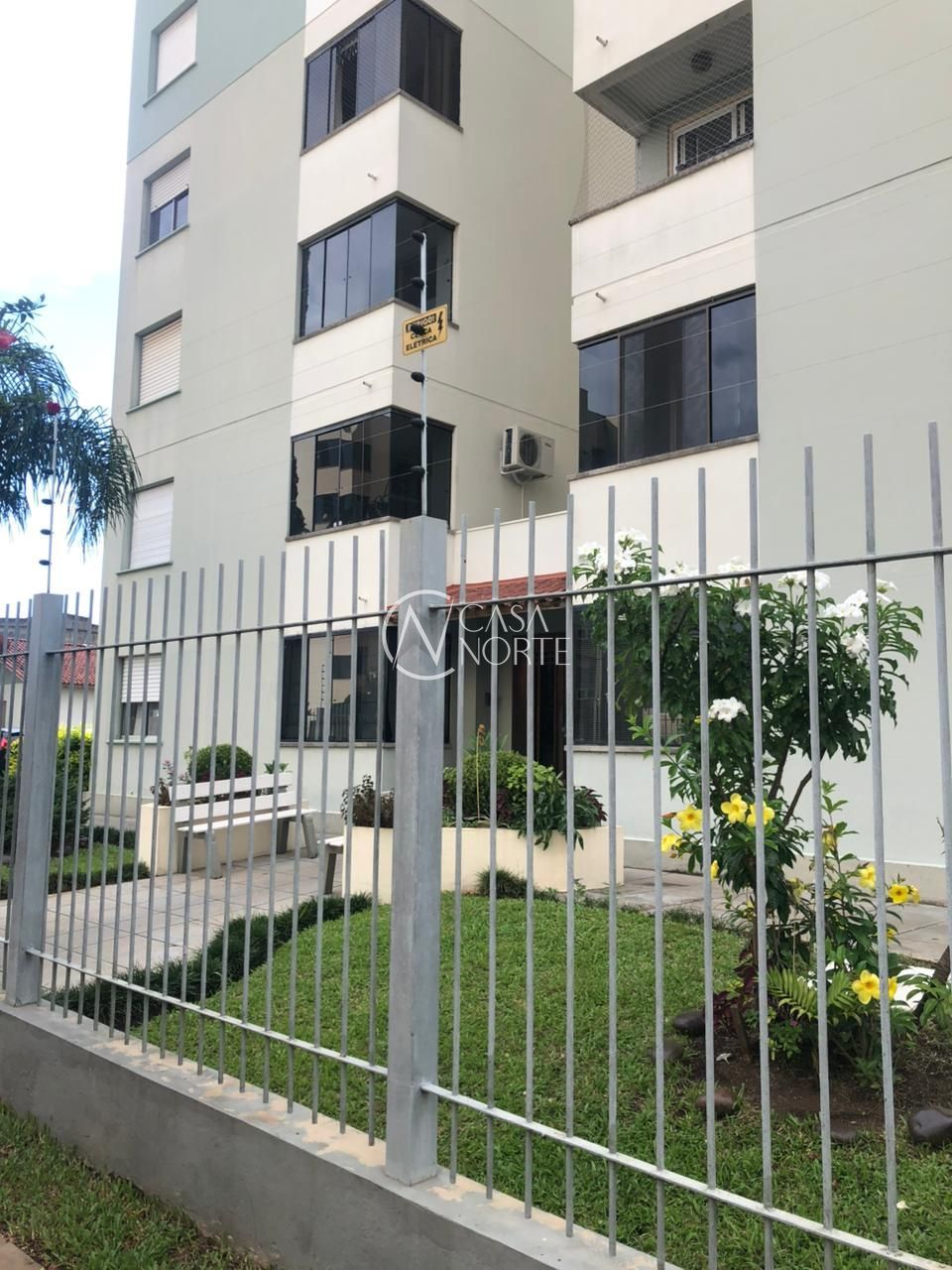 Apartamento à venda com 2 quartos, 52m², 1 vaga, Rua Professor Joaber Pereira no bairro Sarandi em Porto Alegre