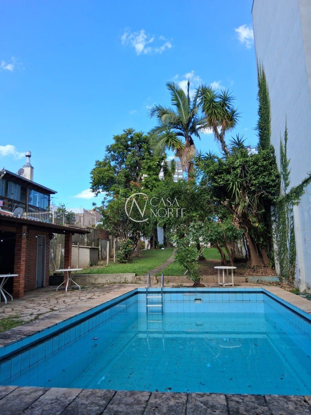 Casa à venda com 4 quartos, 214m², 1 suíte, 2 vagas, Rua Dona Adda Mascarenhas de Moraes no bairro Jardim Itu em Porto Alegre