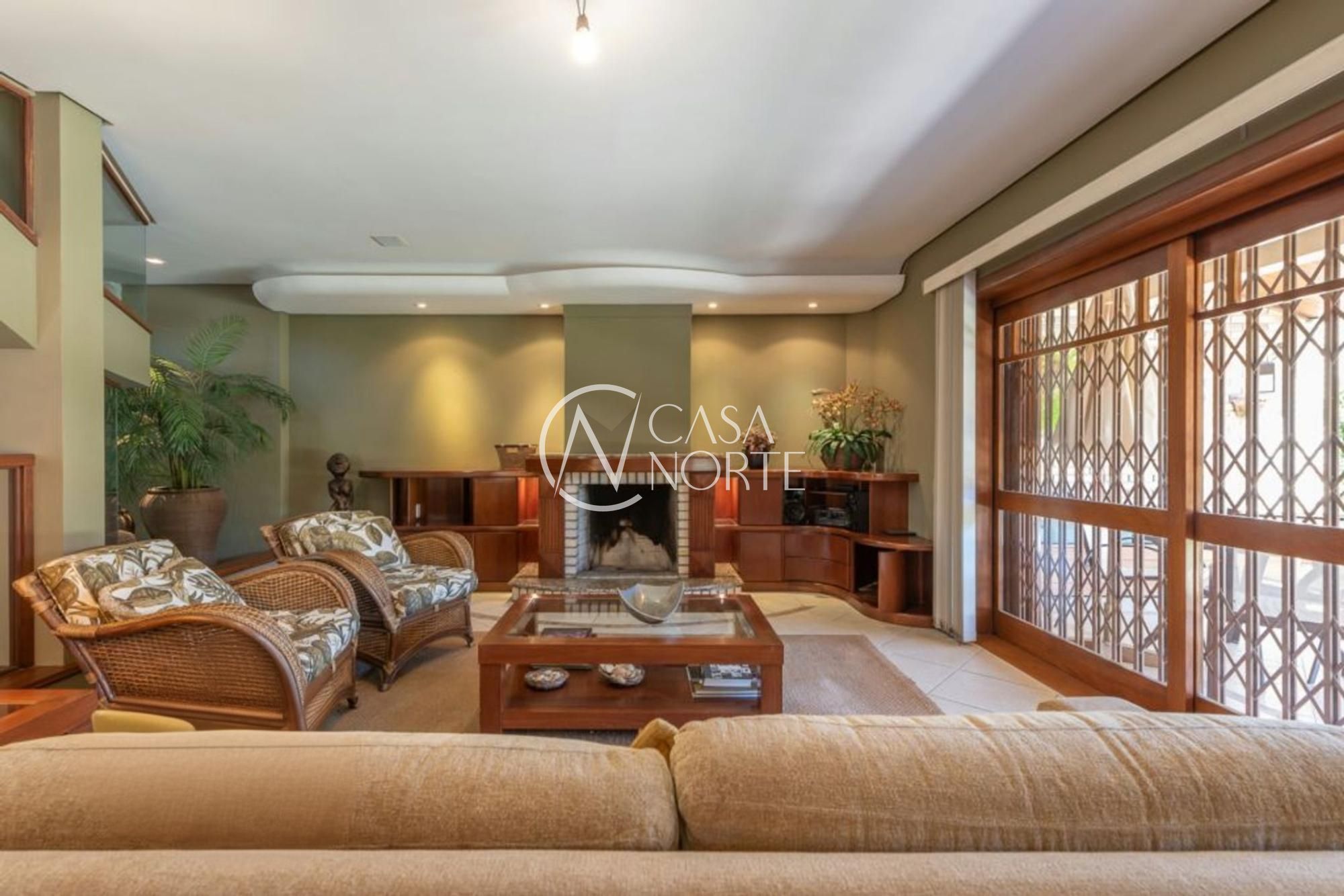 Casa à venda com 5 quartos, 360m², 2 suítes, 2 vagas, Rua Henrique Scliar no bairro Jardim Itu em Porto Alegre