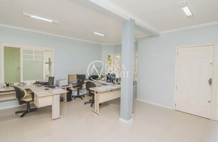 Casa à venda com 4 quartos, 326m², 4 suítes, 4 vagas, Rua Parque dos Nativos no bairro Vila Ipiranga em Porto Alegre