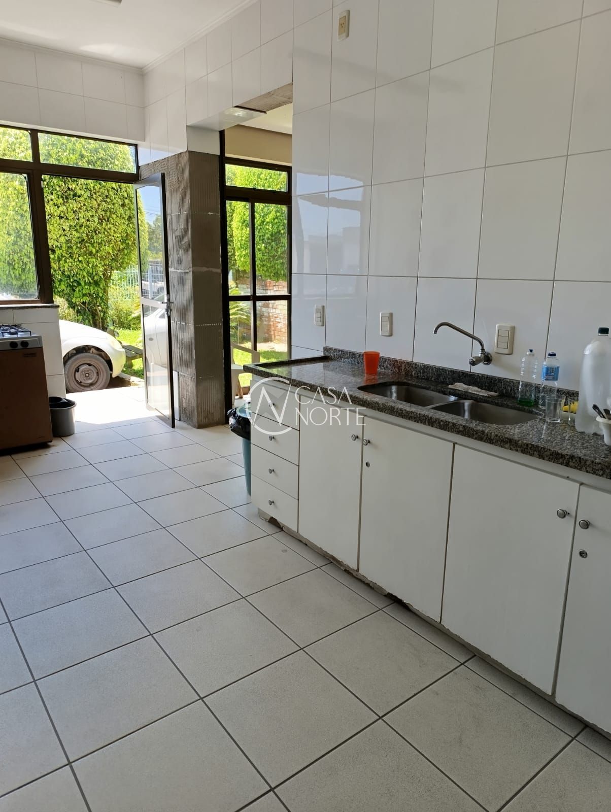 Pavilhão à venda com 5 quartos, 2500m², 20 vagas, Beco José Paris no bairro Sarandi em Porto Alegre