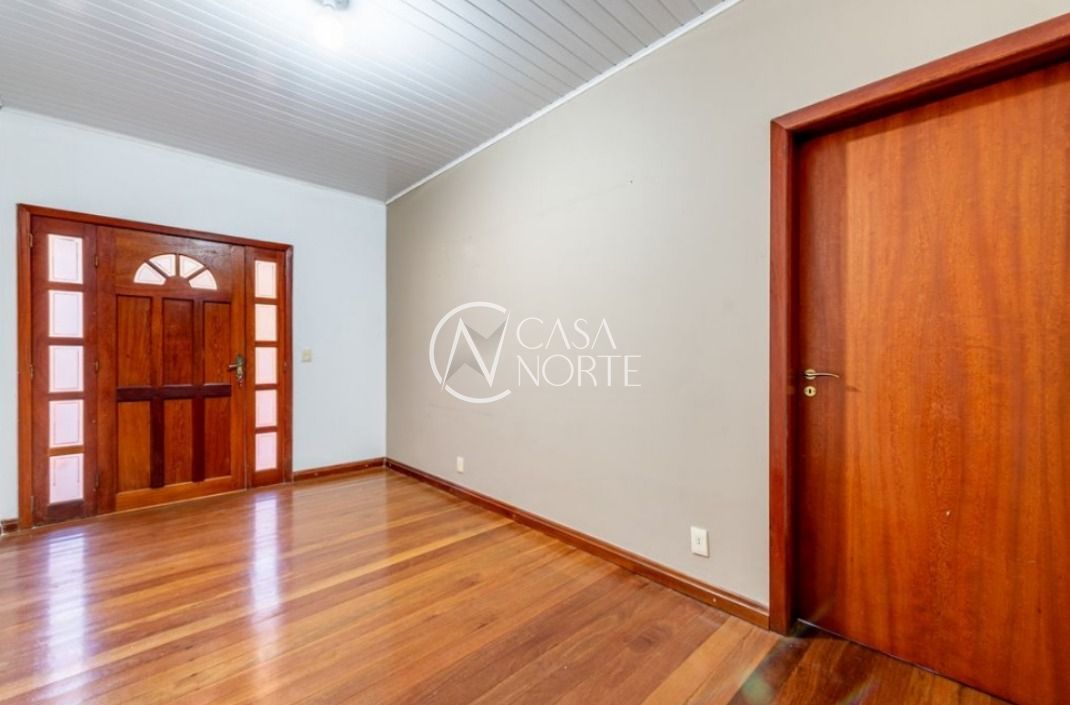 Casa à venda com 2 quartos, 112m², 1 suíte, 6 vagas, Rua Vidal de Negreiros no bairro Vila São José em Porto Alegre