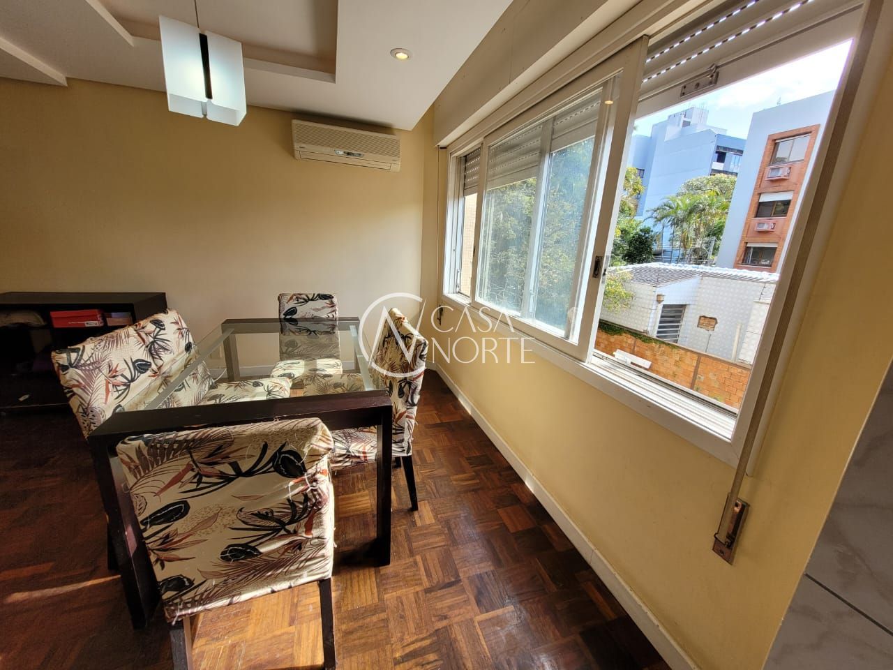 Apartamento à venda com 3 quartos, 117m², 1 suíte, 1 vaga, Rua General Souza Doca no bairro Petrópolis em Porto Alegre
