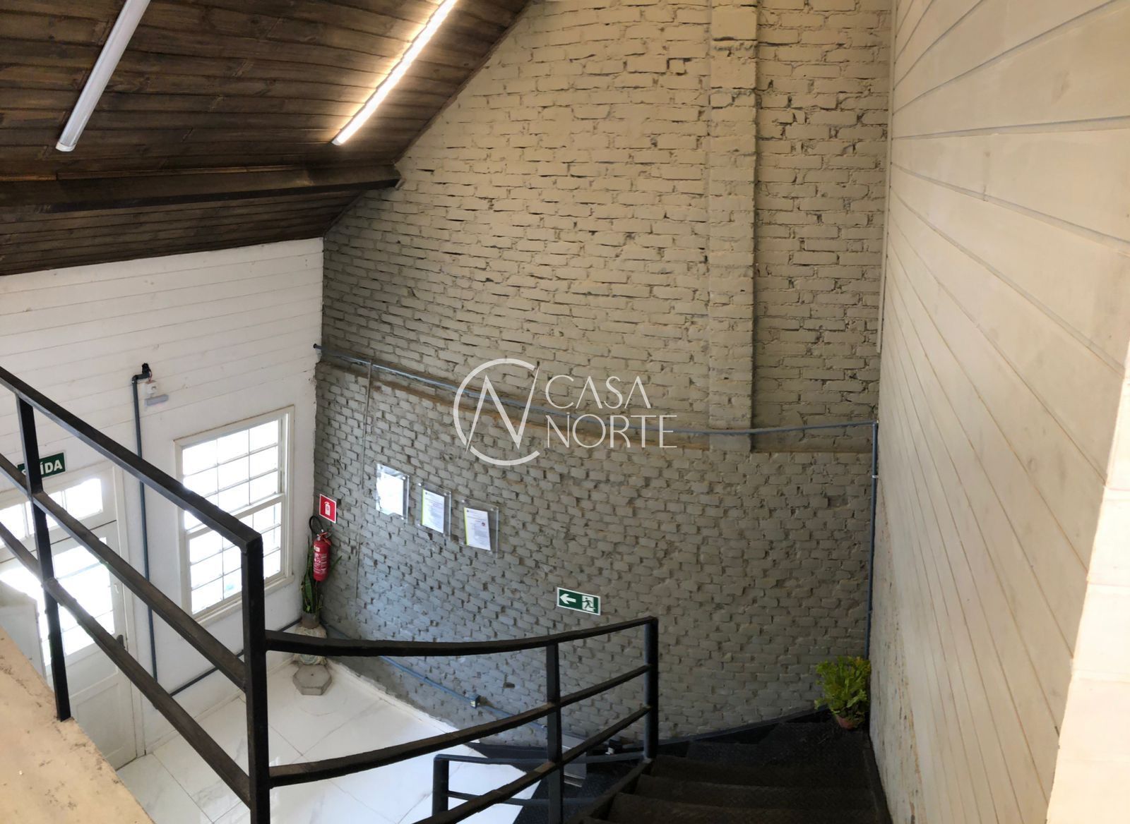 Casa à venda com 3 quartos, 120m², 1 suíte, 2 vagas, Avenida Assis Brasil no bairro Passo da Areia em Porto Alegre