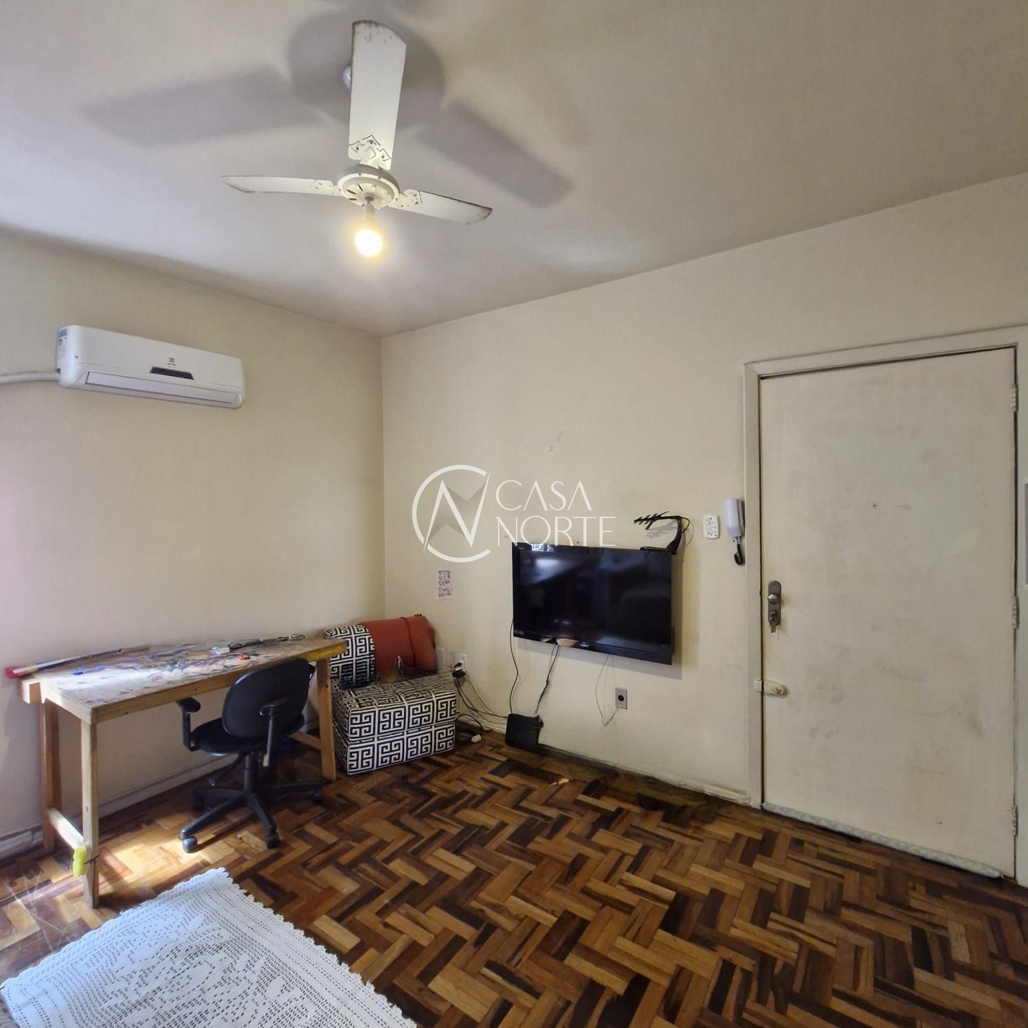 Apartamento à venda com 2 quartos, 56m², Rua Domingos Crescêncio no bairro Santana em Porto Alegre