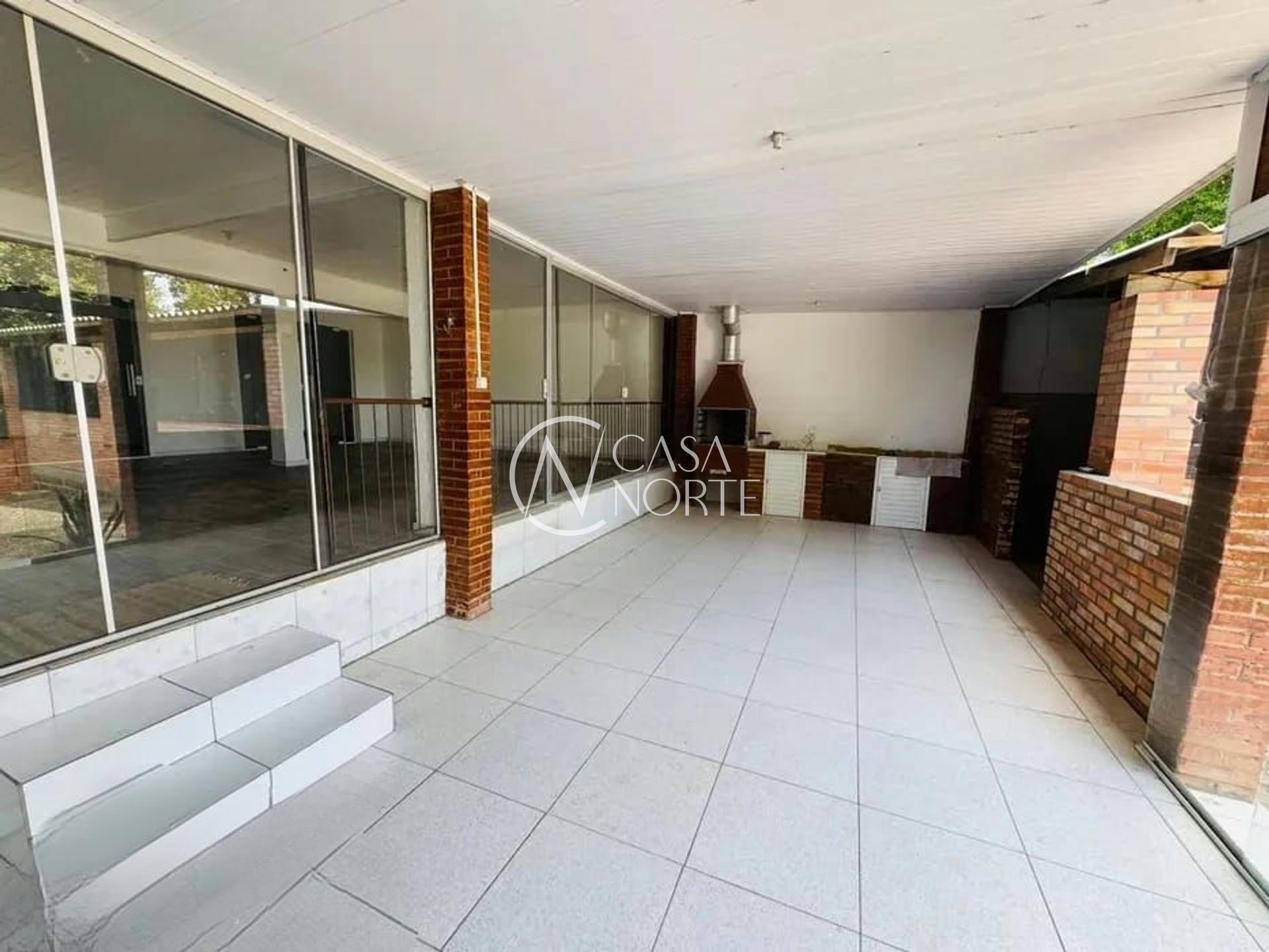 Casa à venda com 3 quartos, 280m², 3 vagas, Avenida do Lami no bairro Boa Vista do Sul em Porto Alegre