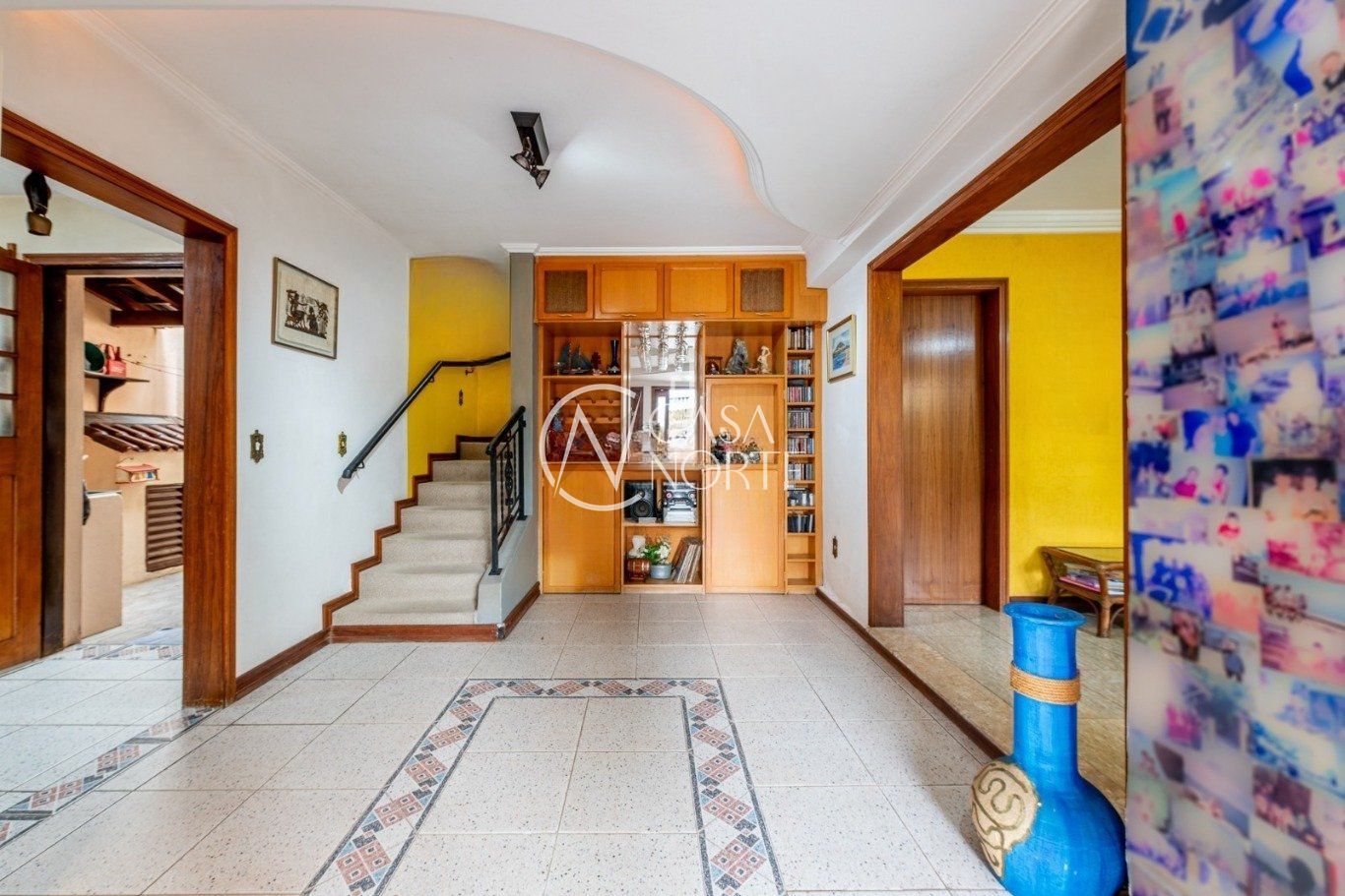 Casa à venda com 3 quartos, 199m², 3 suítes, 3 vagas, Rua Azevedo Sodré no bairro Passo da Areia em Porto Alegre