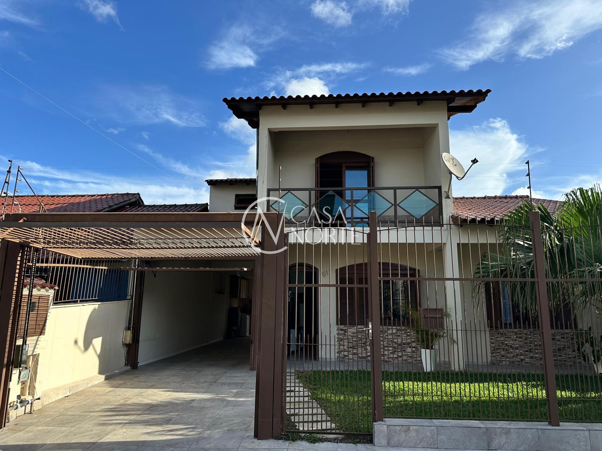 Casa à venda com 3 quartos, 220m², 1 suíte, 3 vagas, Rua Francisca Lechner no bairro Parque Santa Fé em Porto Alegre