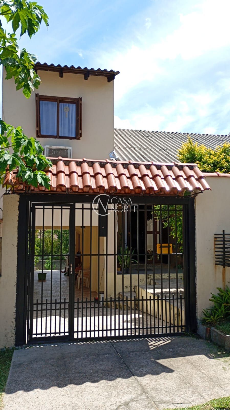 Casa à venda com 2 quartos, 120m², 2 vagas, Beco do Coqueiros no bairro Lomba do Pinheiro em Porto Alegre