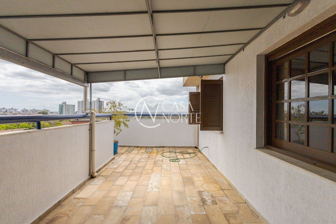 Cobertura à venda com 4 quartos, 214m², 1 suíte, 2 vagas, Rua Sport Club São José no bairro Passo da Areia em Porto Alegre