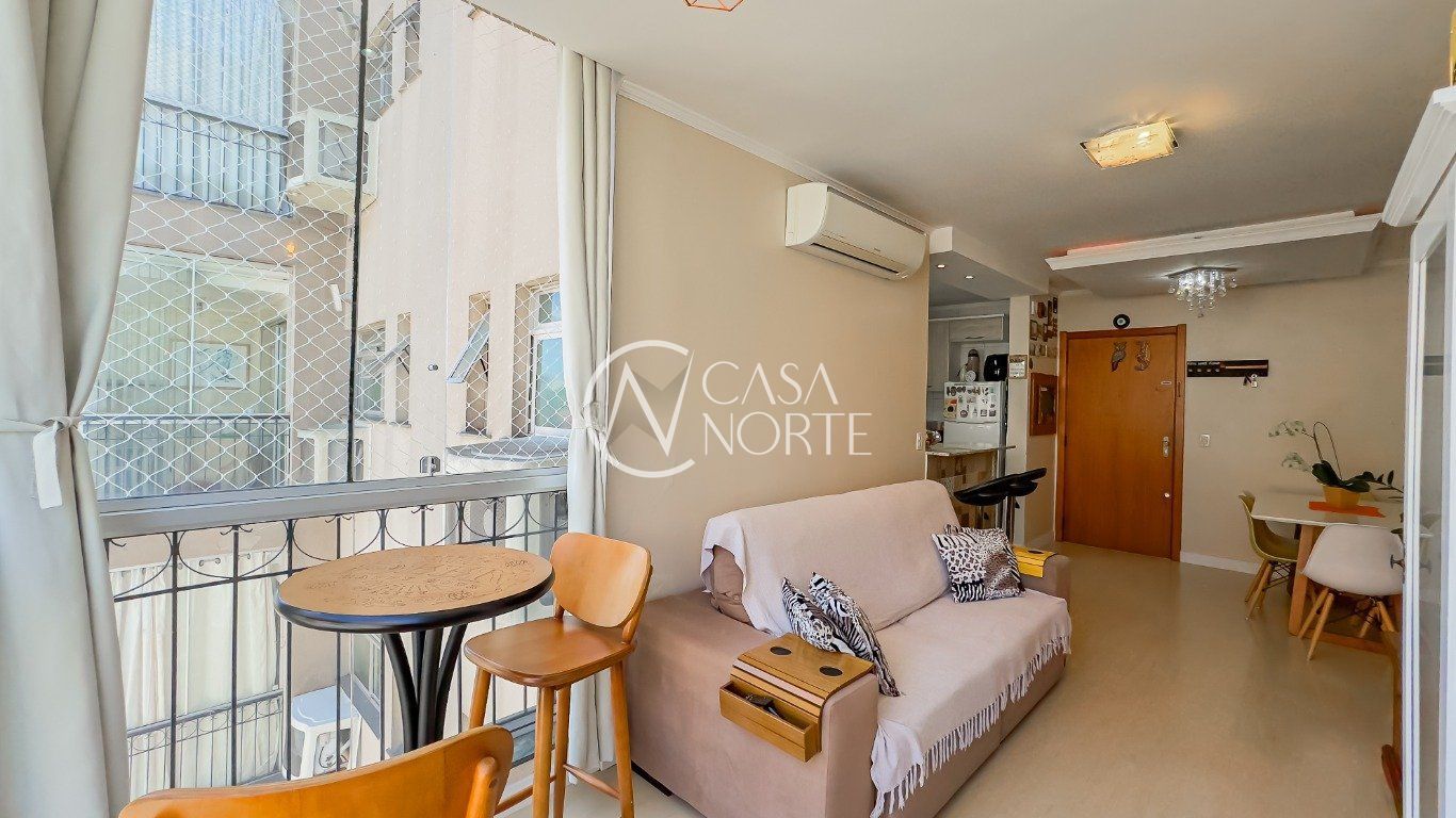 Apartamento à venda com 3 quartos, 76m², 1 vaga, Avenida João Xxiii no bairro São Sebastião em Porto Alegre