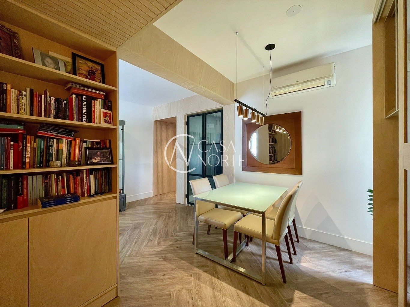 Apartamento à venda com 2 quartos, 73m², 1 vaga, Rua Anita Garibaldi no bairro Boa Vista em Porto Alegre