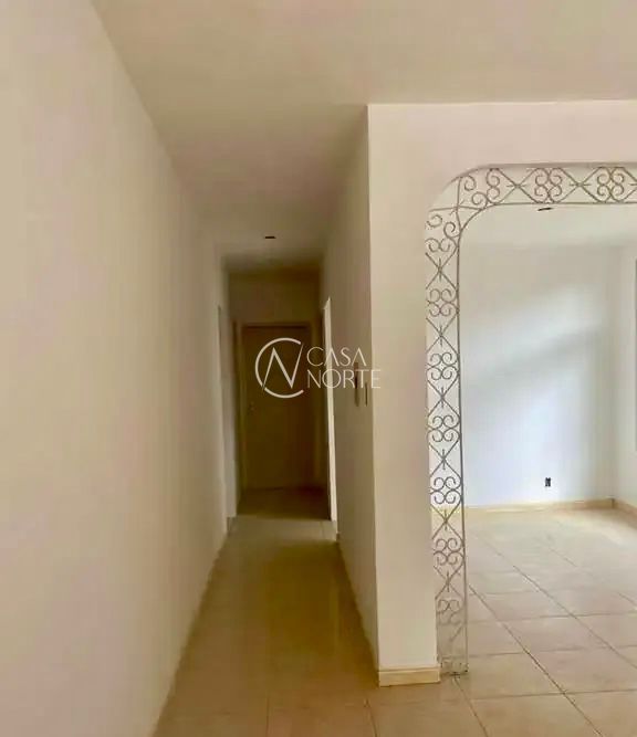 Casa à venda com 2 quartos, 109m², 1 suíte, 2 vagas, Rua Sylvio Sanson no bairro Sarandi em Porto Alegre
