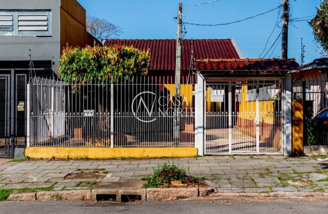 Casa à venda com 2 quartos, 112m², 1 suíte, 6 vagas, Rua Vidal de Negreiros no bairro Vila São José em Porto Alegre