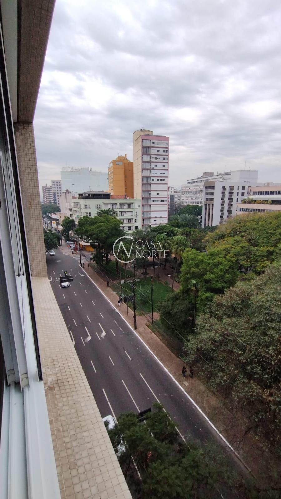 Apartamento à venda com 3 quartos, 102m², 1 suíte, Rua Ramiro Barcelos no bairro Rio Branco em Porto Alegre