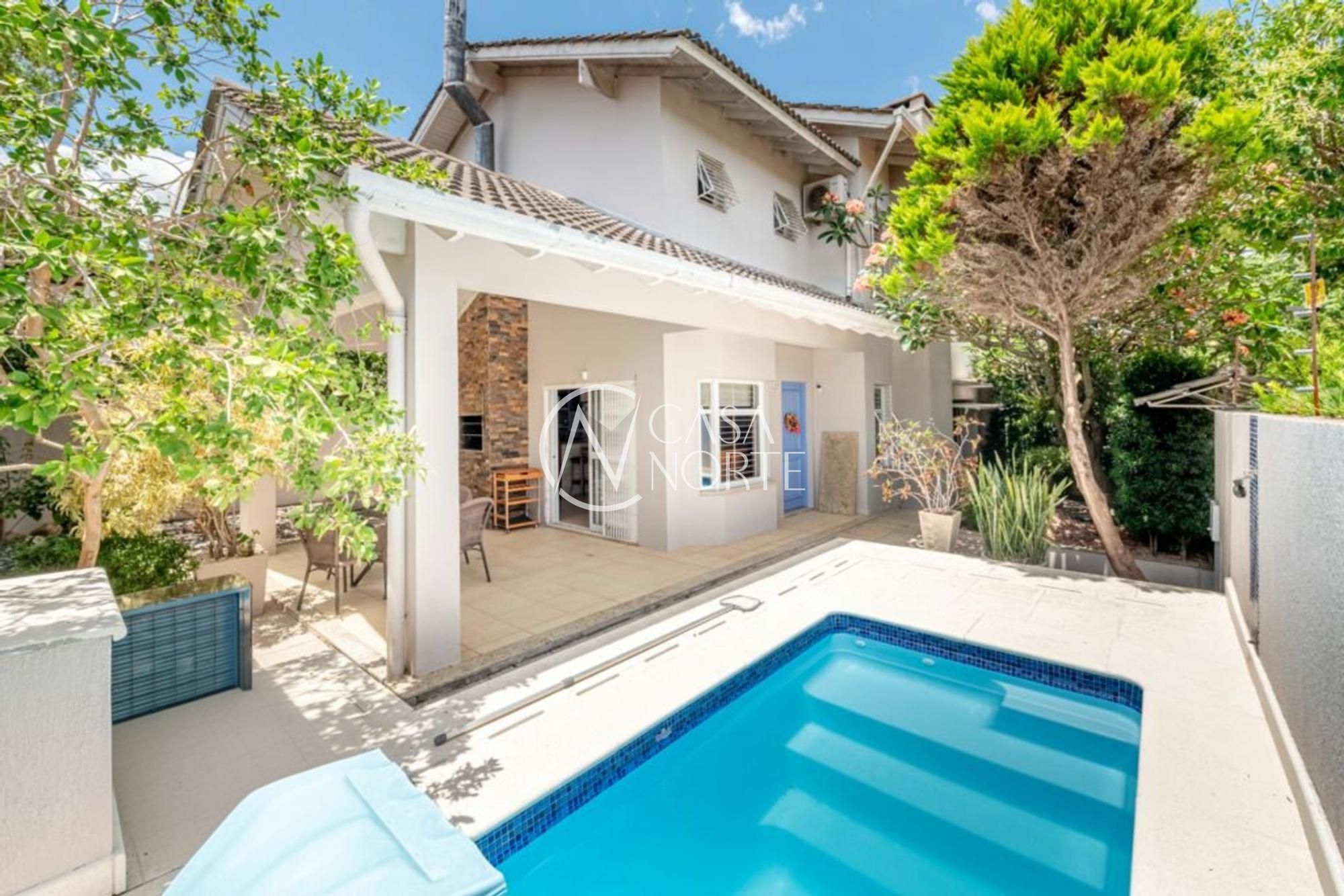 Casa à venda com 3 quartos, 197m², 1 suíte, 2 vagas, Rua César de Castro no bairro Teresópolis em Porto Alegre