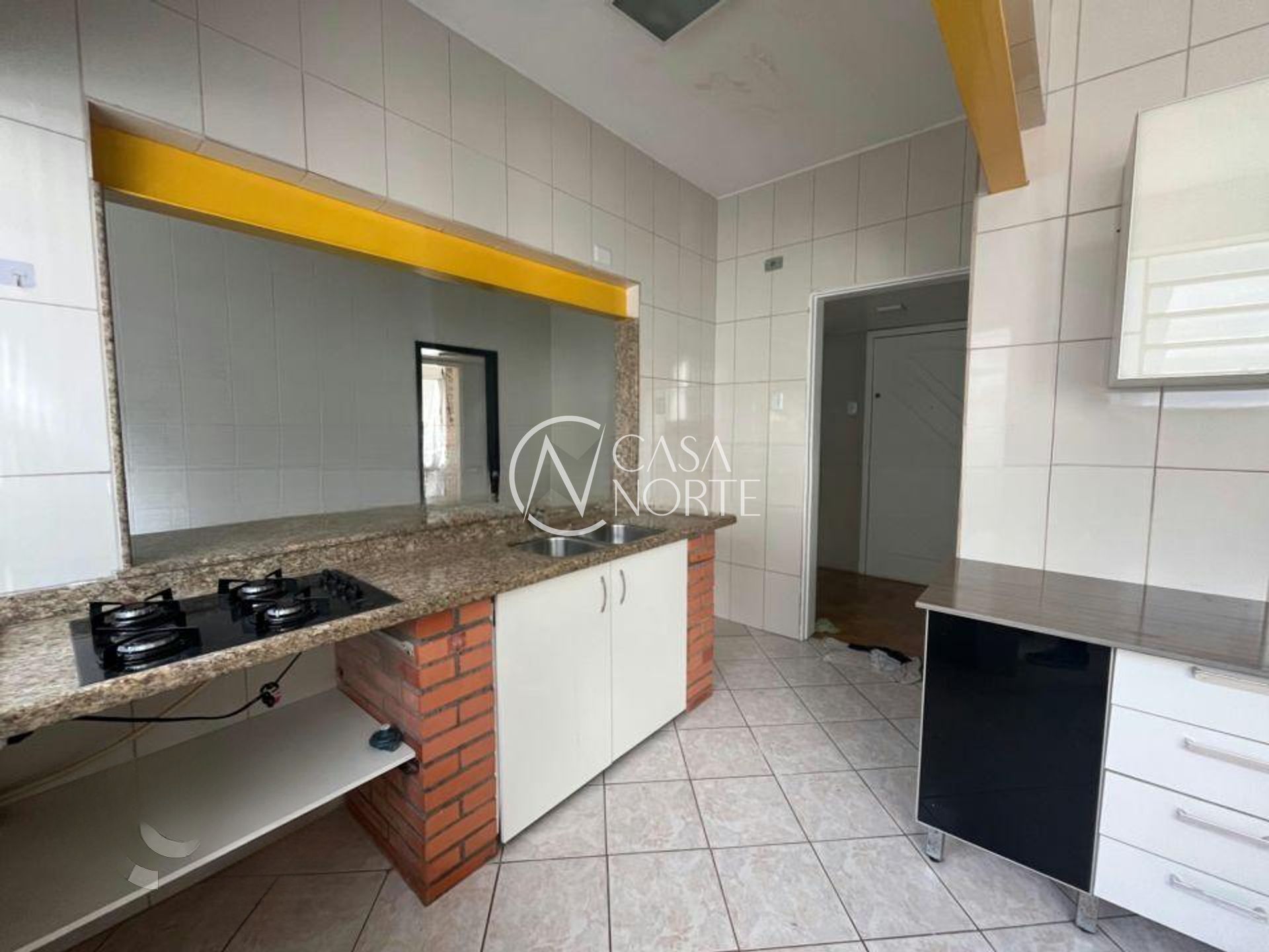 Apartamento à venda com 2 quartos, 68m², Rua Mostardeiro no bairro Moinhos de Vento em Porto Alegre