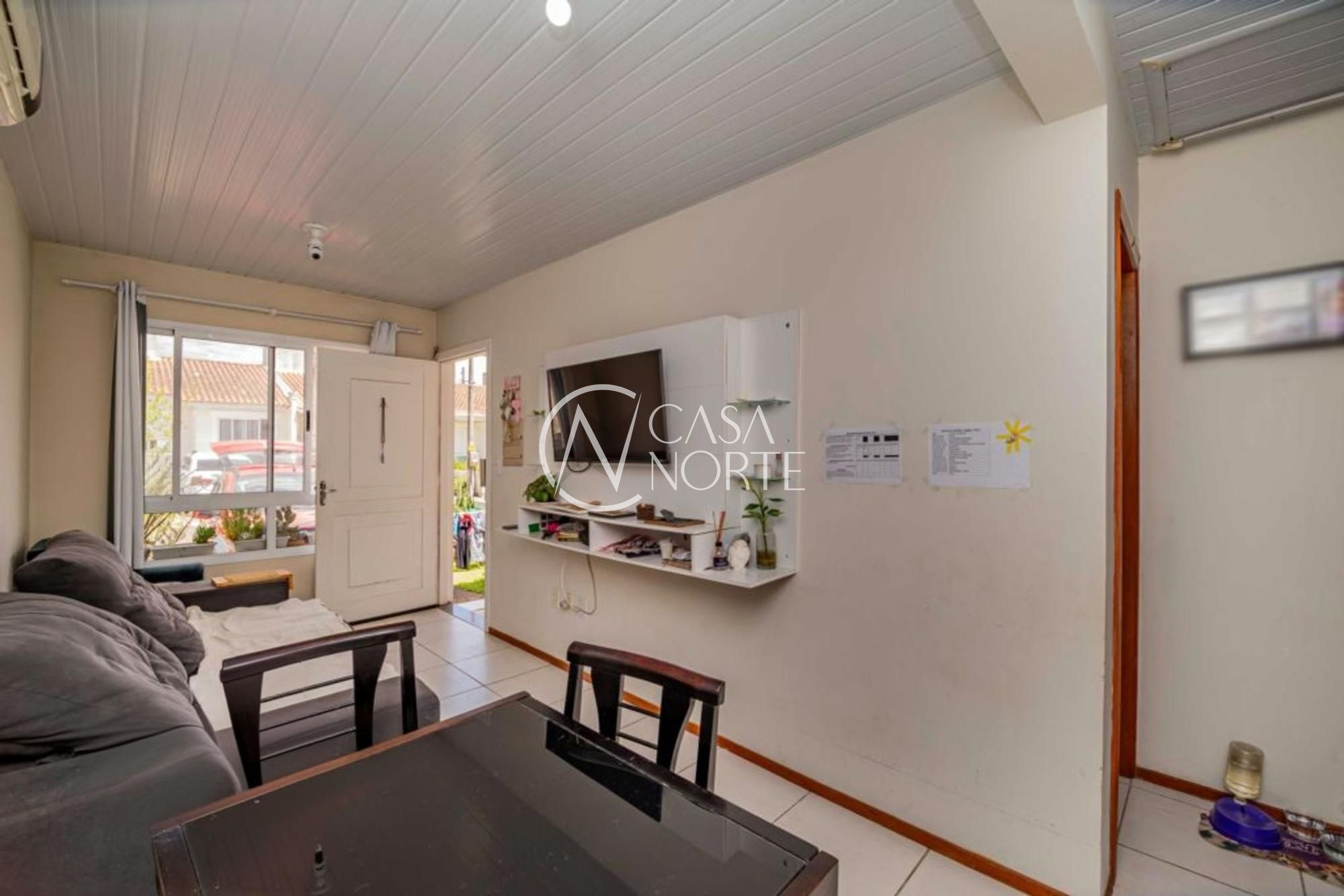 Casa de Condomínio à venda com 2 quartos, 48m², 1 vaga, Estrada Costa Gama no bairro Restinga em Porto Alegre