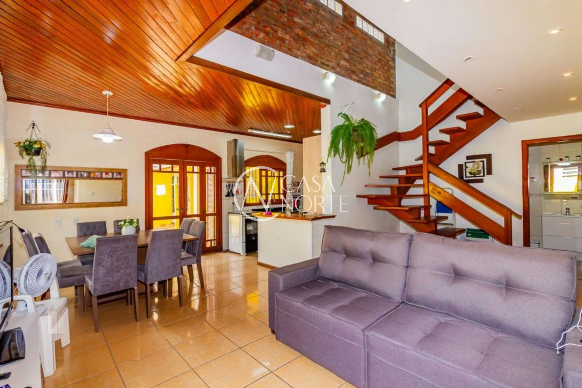 Casa à venda com 5 quartos, 210m², 1 suíte, 2 vagas, Rua Figueredo Mascarenhas no bairro Sarandi em Porto Alegre