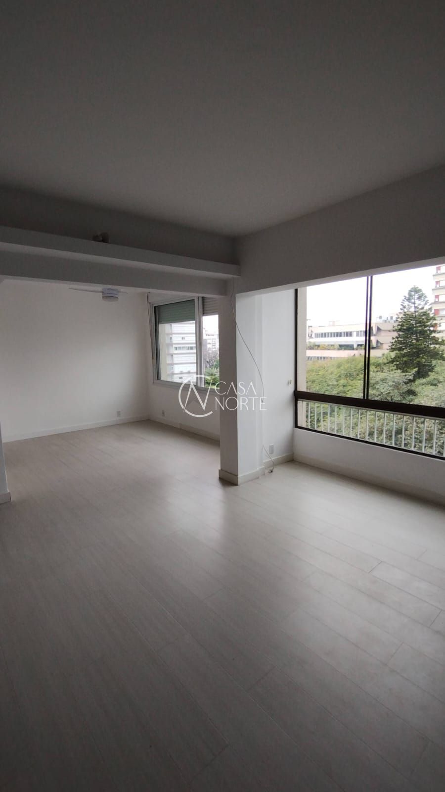 Apartamento à venda com 3 quartos, 102m², 1 suíte, Rua Ramiro Barcelos no bairro Rio Branco em Porto Alegre