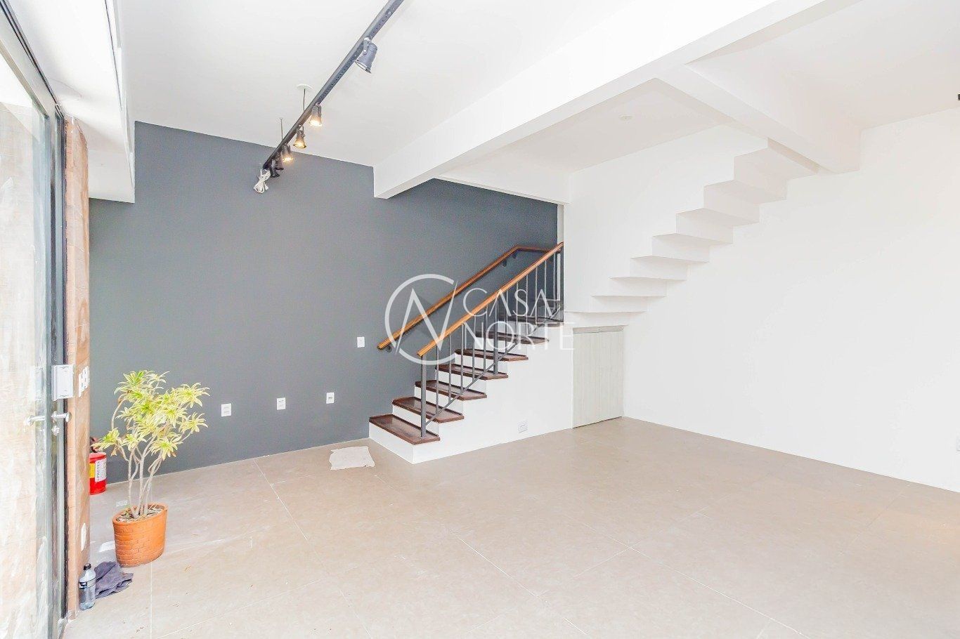 Prédio Comercial à venda com 3 quartos, 200m², 1 vaga, Rua Visconde do Herval no bairro Menino Deus em Porto Alegre