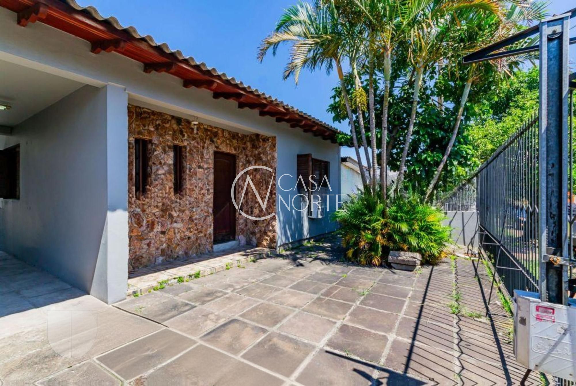 Casa à venda com 3 quartos, 103m², 4 vagas, Rua Rodrigo da Silva Pontes no bairro Sarandi em Porto Alegre