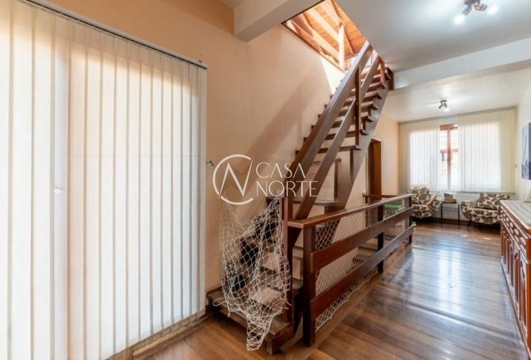 Casa à venda com 4 quartos, 400m², 3 suítes, 4 vagas, Rua Licínio Cardoso no bairro Chácara das Pedras em Porto Alegre